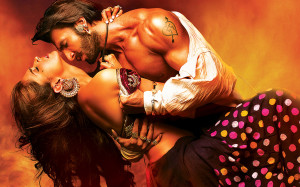 Ranveer-Deepika-Romance-in-Ram-Leela